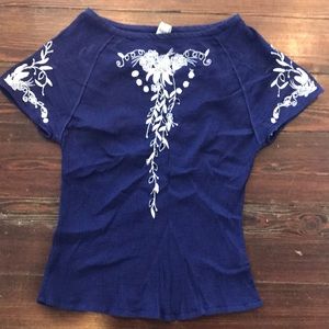BOHO style Short Sleeve w floral embroidery